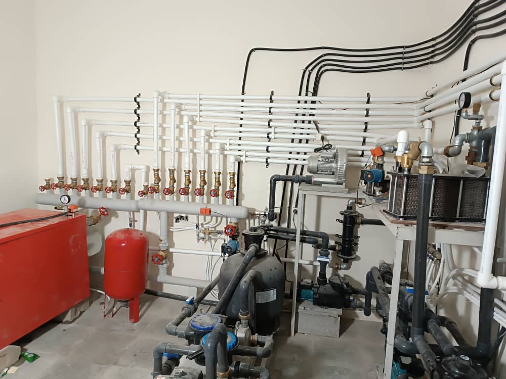 مزایای شنا در استخر موتورخانه آبادی